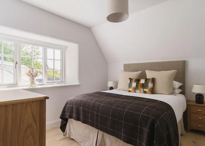 Shepherds Rock And Gilpin Villa Winster (Cumbria)