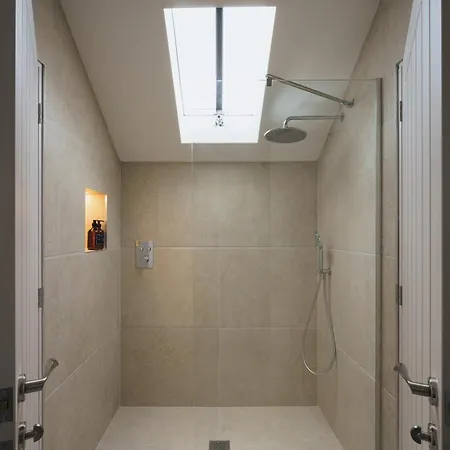 Shepherds Rock And Gilpin Villa