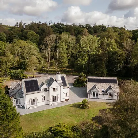 Shepherds Rock And Gilpin Villa *