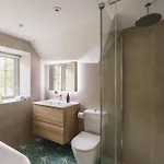 Shepherds Rock And Gilpin Villa