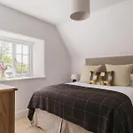 Shepherds Rock And Gilpin Villa Winster (Cumbria)